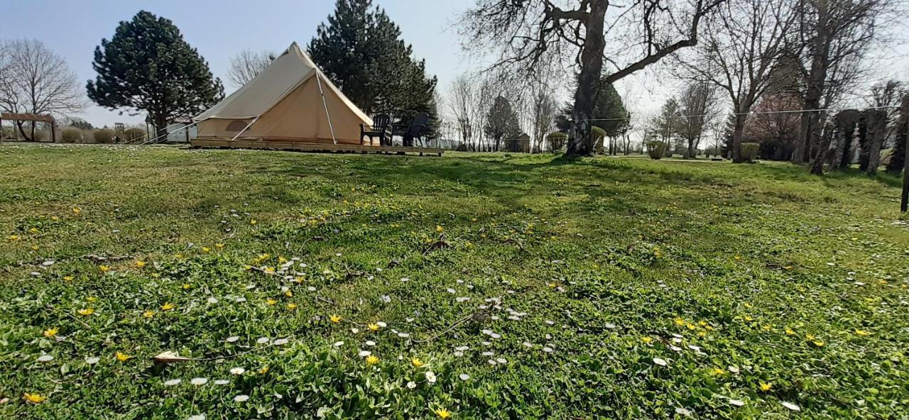 Tente Bell Au Camping Hautoreille Bannes  Exteriér fotografie